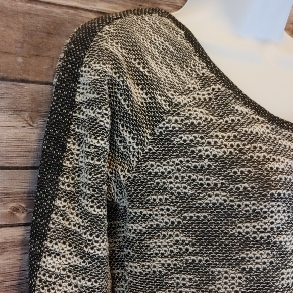 Jessica Simpson Sweater Size Small - Picture 3 of 10